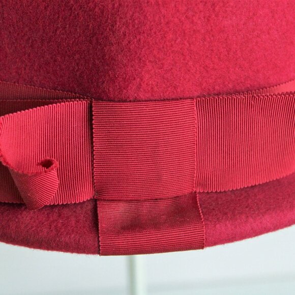 Vintage 1960s Hat, Red Wool Felt with Veil Trim and Bow, Millinery - Picture 2 of 9